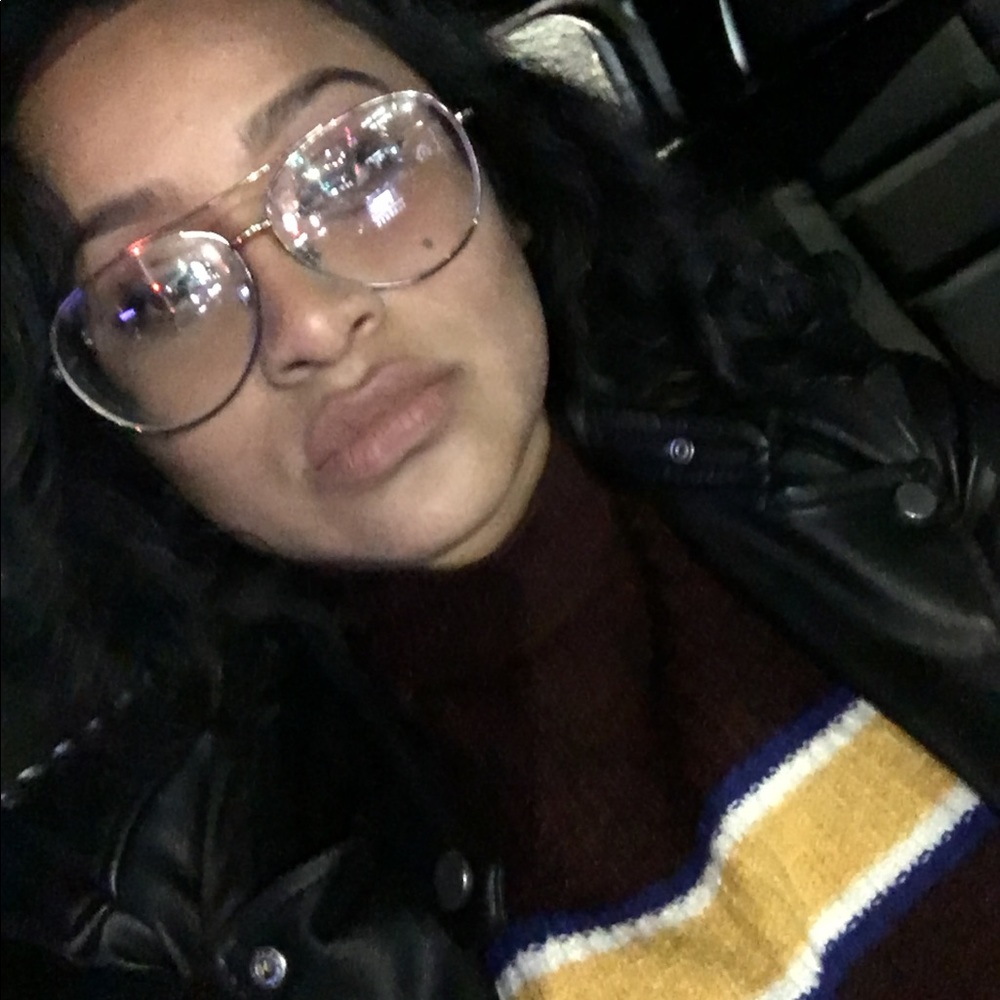 Meet your Posher, Karina